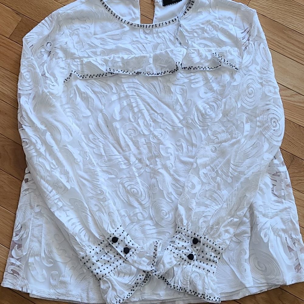 Nwt BKE top size small